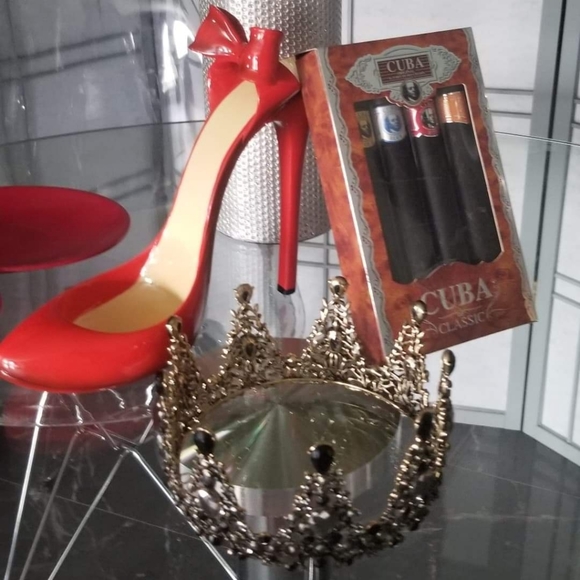 My Home Poshmark Staging Room - Picture 8 of 13